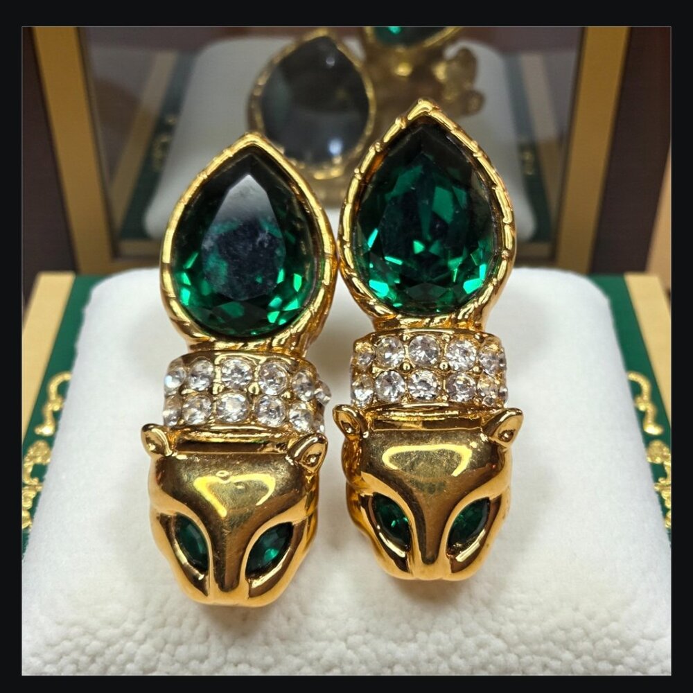 JACKIE COLLINS Vintage 1980's Rare Panther Head Emerald Crystal Clip-on Earrings